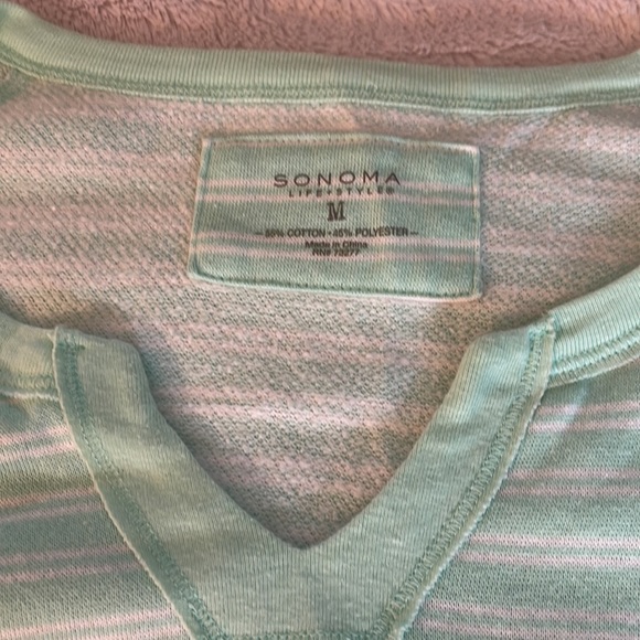 💕 Preloved Woman’s Medium Top Bundle💕 - Picture 14 of 15